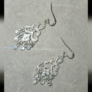 🌸Silver and Crystal Chandelier Earrings